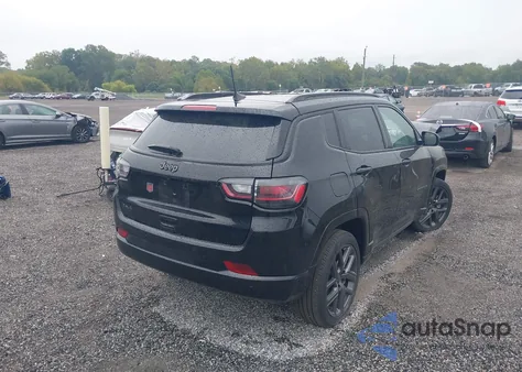 2024 Jeep Compass Limited 4X4 z USA, uszkodzony, nr VIN 3C4NJDCN1RT116423